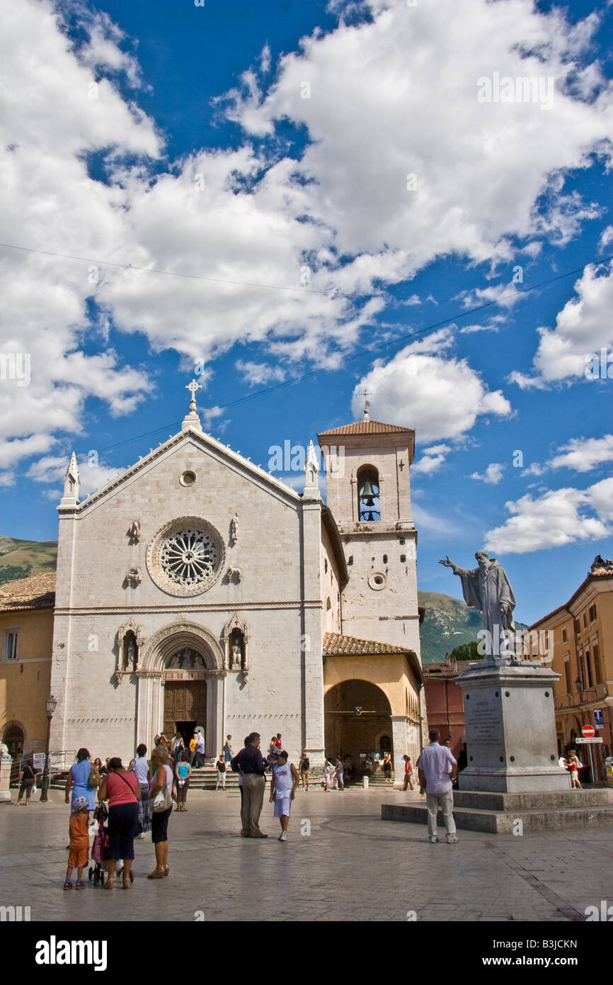 L'église San Benedetto Norcia Perugia Ombrie Italie style Gothique quatre évangélistes lieu fermé, marché couvert de céréales, céréales Banque D'Images