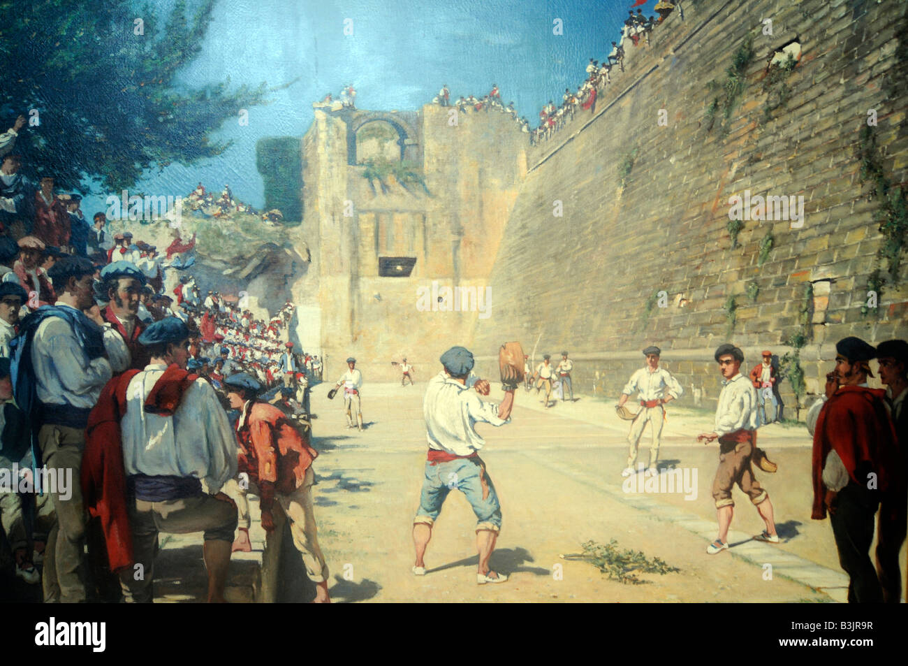 Peinture à l'intérieur le Musée Basque montrant un jeu de "pelote basque", un sport local très populaire. Banque D'Images