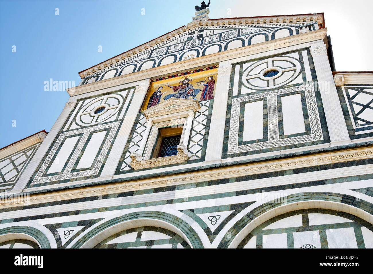 Façade de l'église de San Miniato al Monte sur l'Oltrarno, Florence, Toscane, Italie Banque D'Images