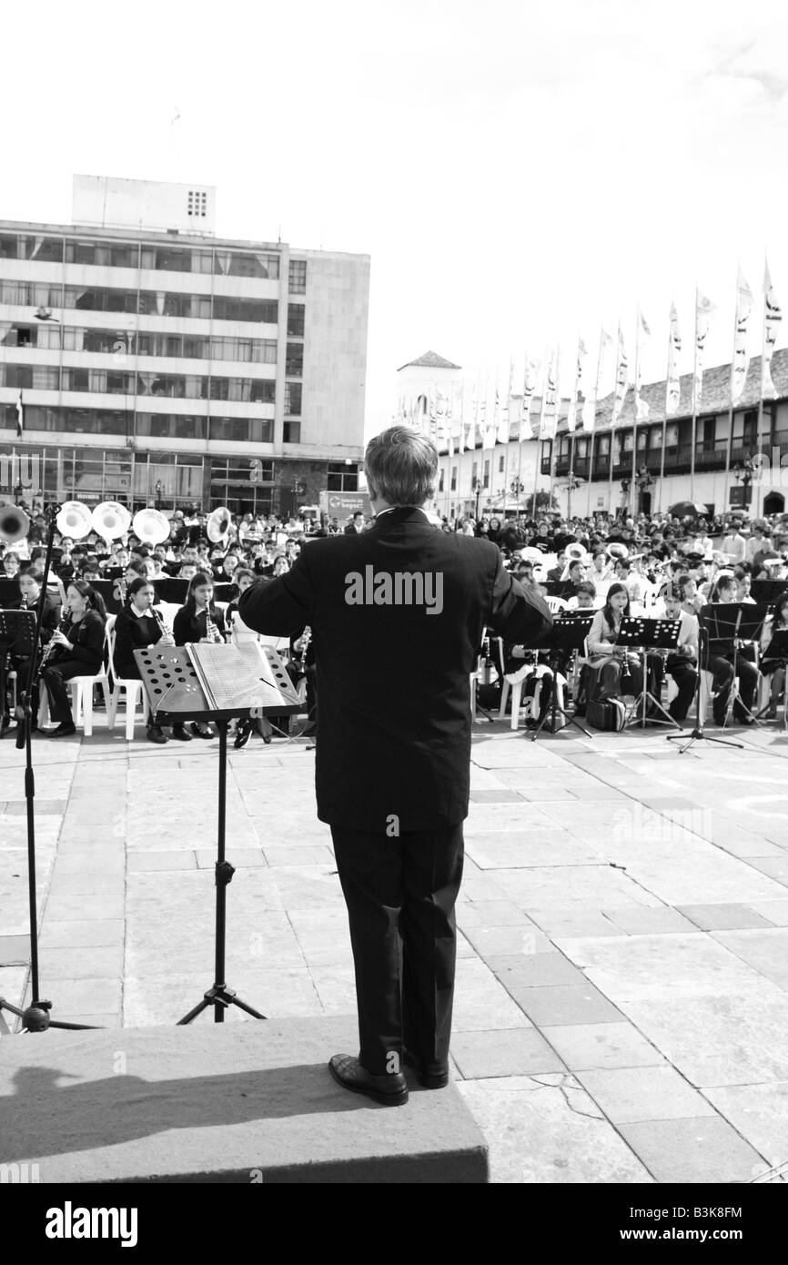 Directeur d'une grande piscine en plein air de la scène symphonique, Tunja, Boyacá, Colombie, Amérique du Sud Banque D'Images