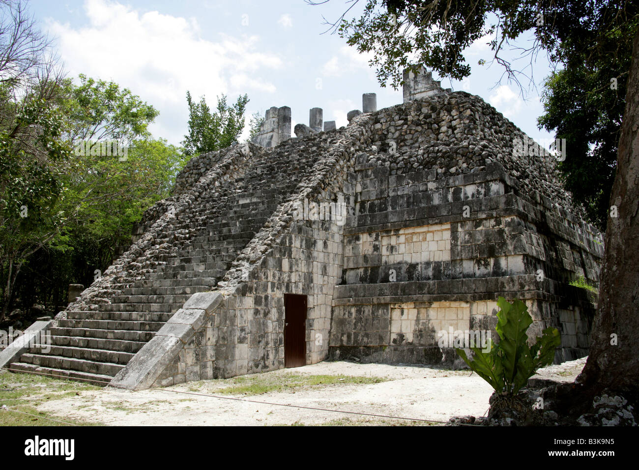 Temple de la grandes tables, Chichen Itza, Site archéologique de Chichen Itza, péninsule du Yucatan, Mexique Banque D'Images