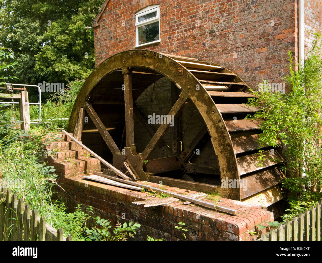 Stockwith roue de moulin à eau désaffecté, Lincolnshire, Angleterre, RU Banque D'Images