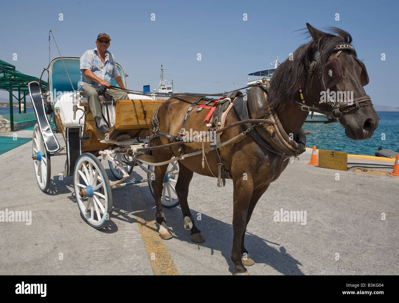 La calèche dans la rue, Spetses, Grèce Banque D'Images