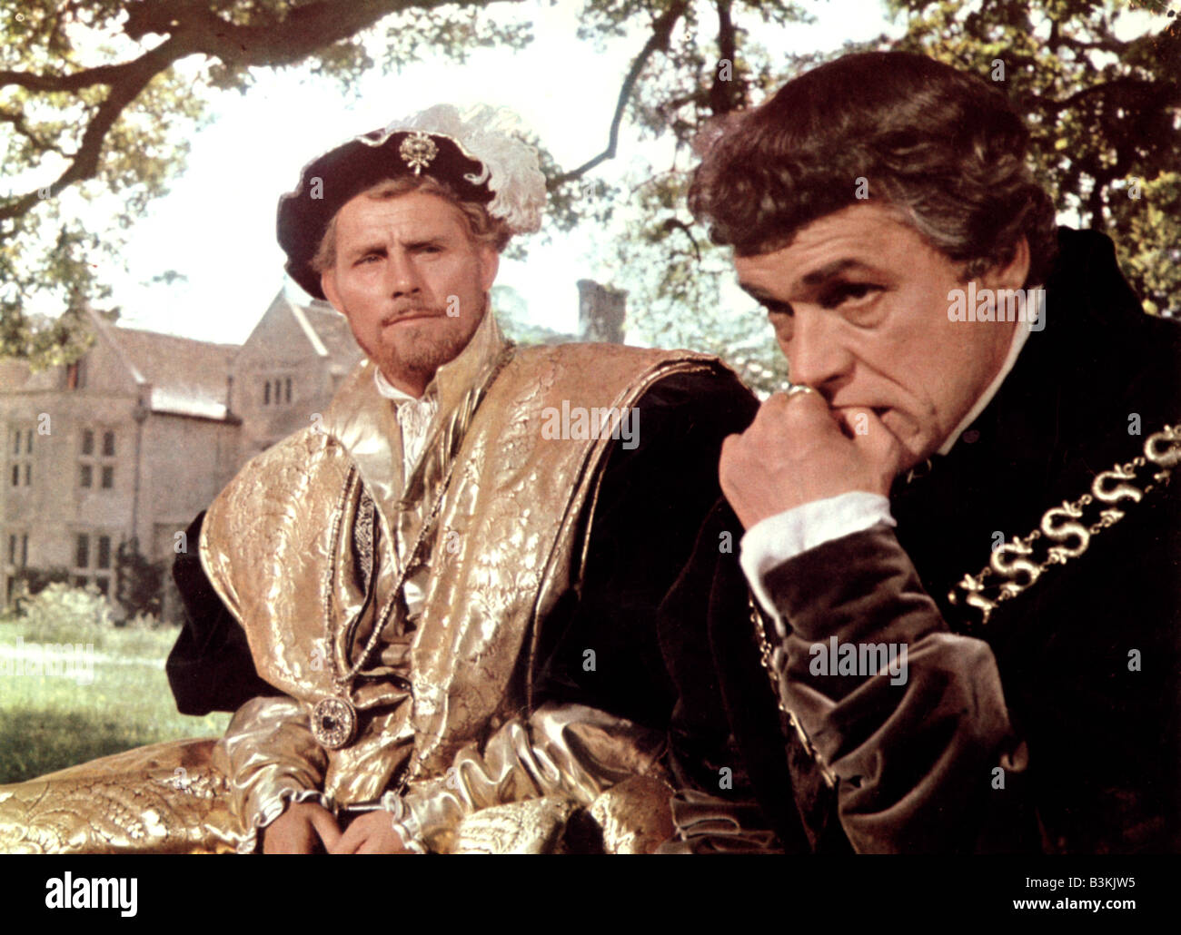 Un homme POUR TOUTES LES SAISONS 1966 Columbia film avec Paul Scofield que Sir Thomas More à droite et Robert Shaw comme Henry VIII Banque D'Images