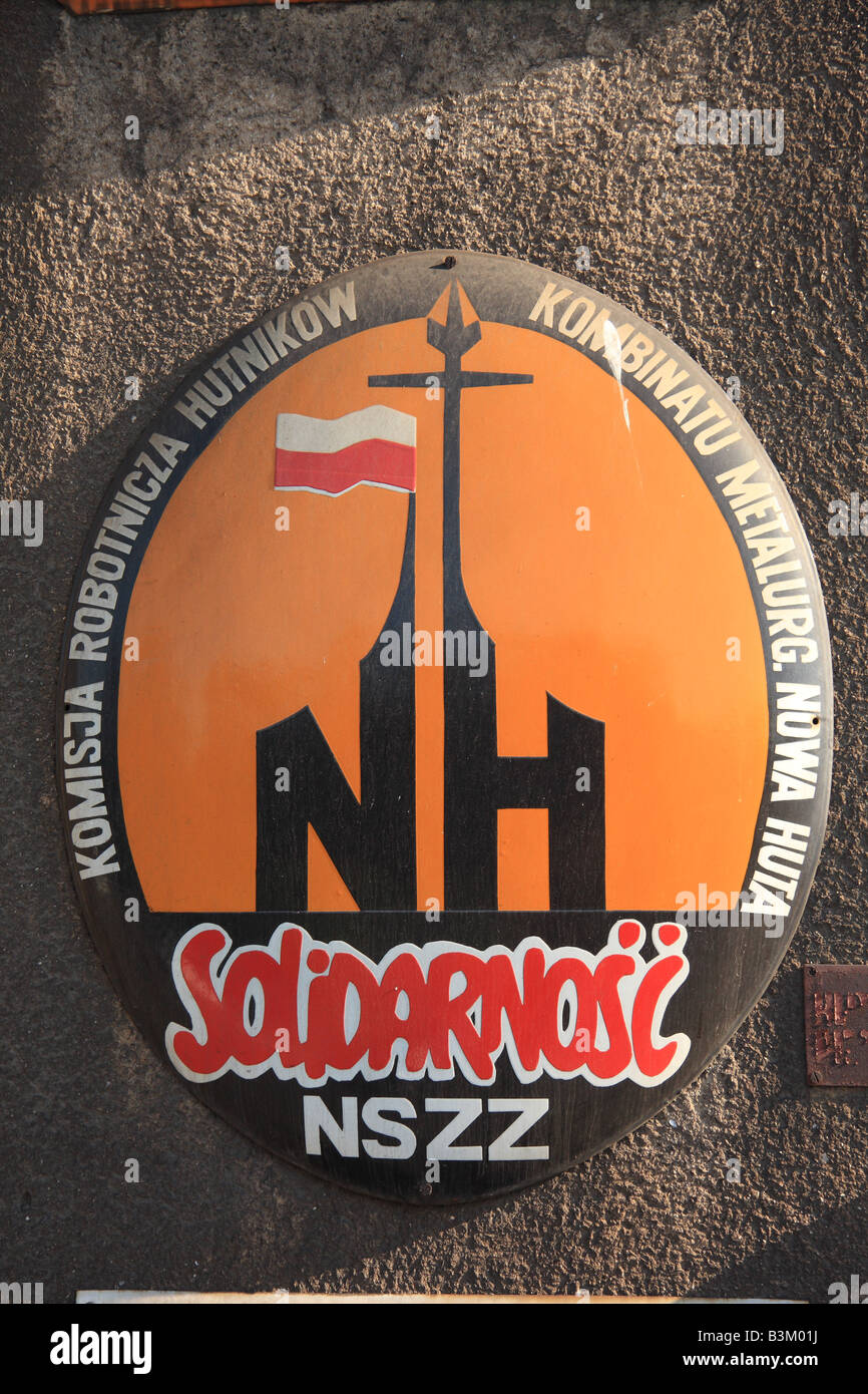 Syndicat solidarité signer (Solidarnosc) affichée sur un mur n Nowa Huta, à la périphérie de Kakow, Pologne Banque D'Images