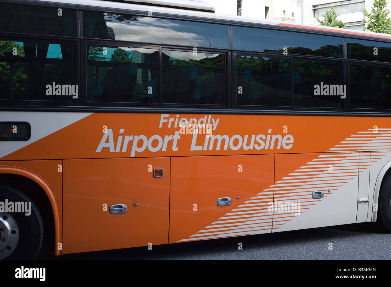 Friendly Airport Limousine Bus jusqu'à l'aéroport Narita de Tokyo, Japon Banque D'Images