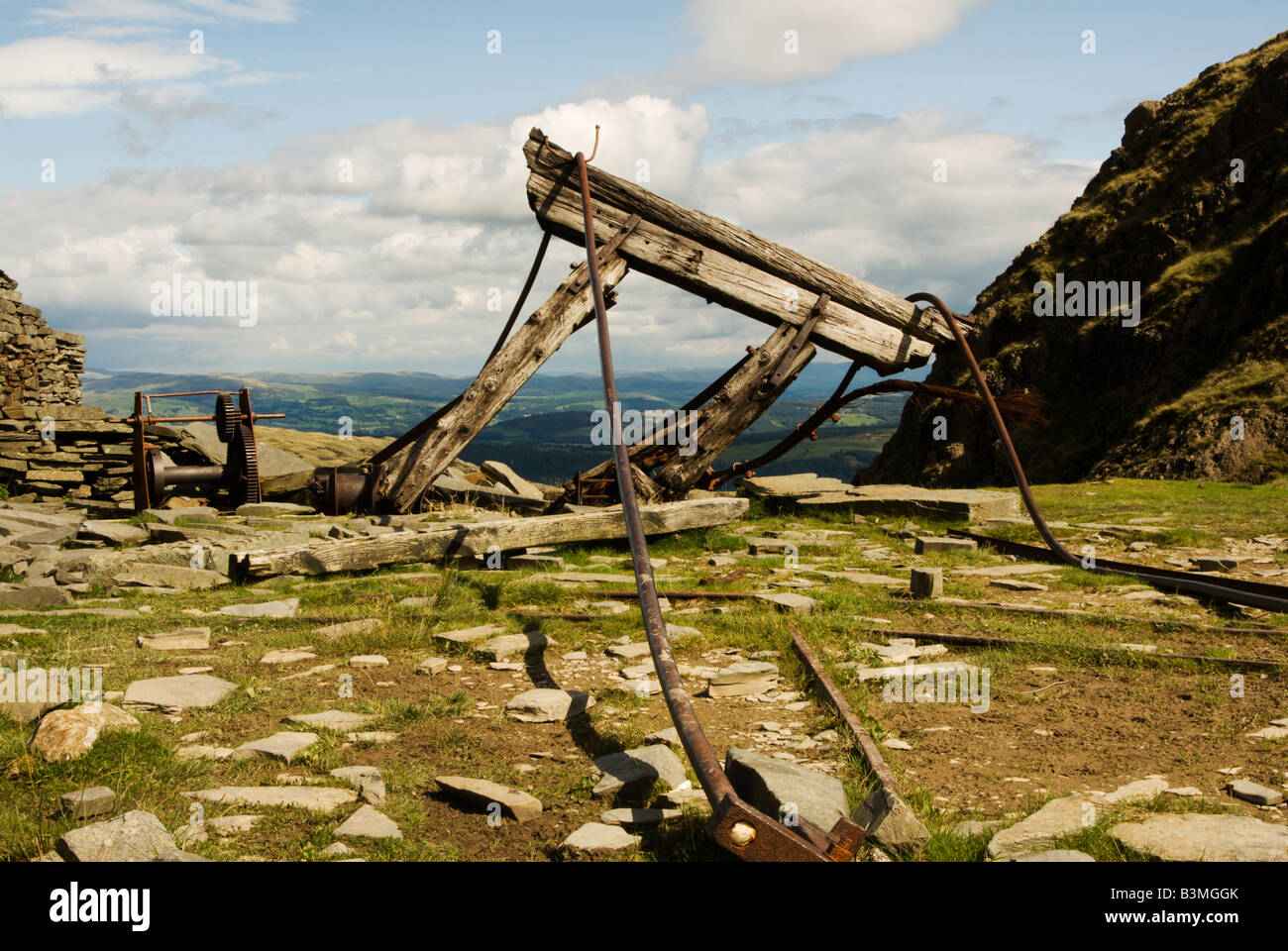 Vestiges d'une ancienne mine désaffectée, de l'épave, le Vieil Homme de Coniston près de Coniston Water Banque D'Images