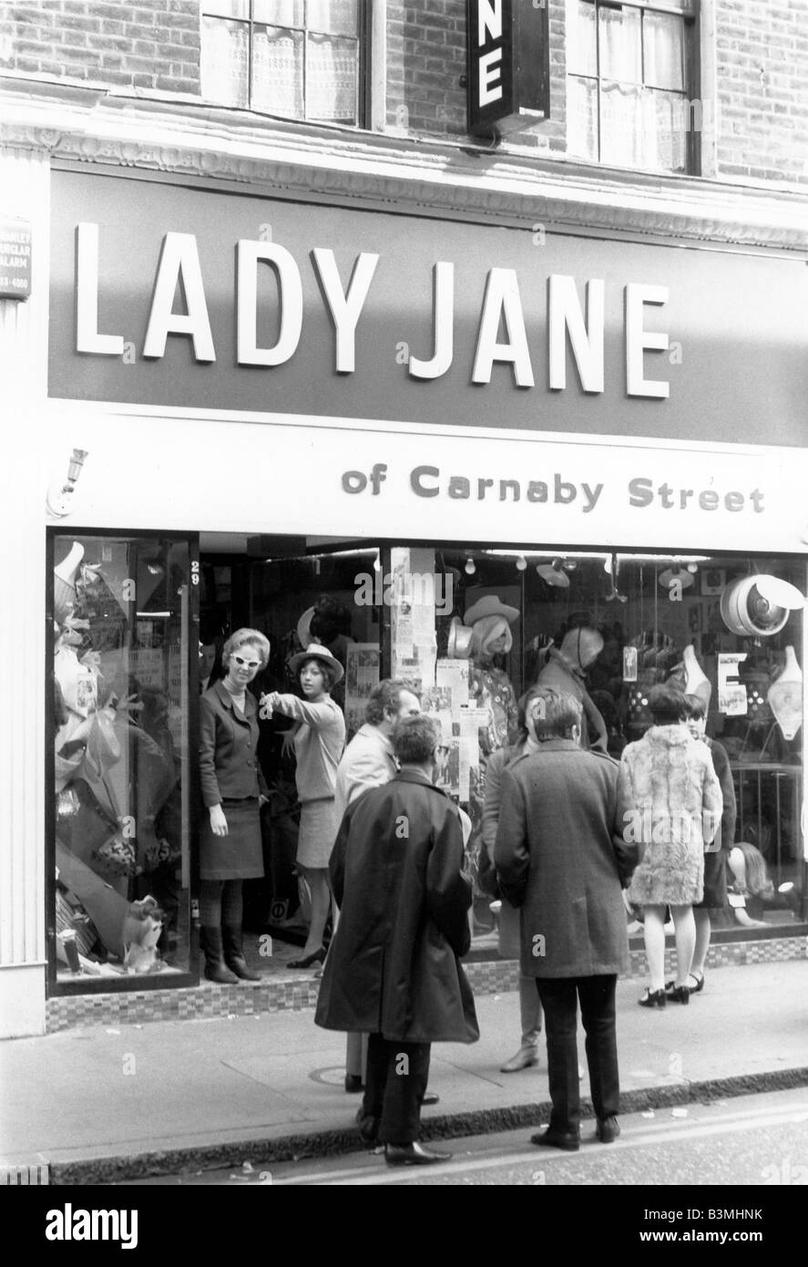 CARNABY Street Londres en 1965 Banque D'Images