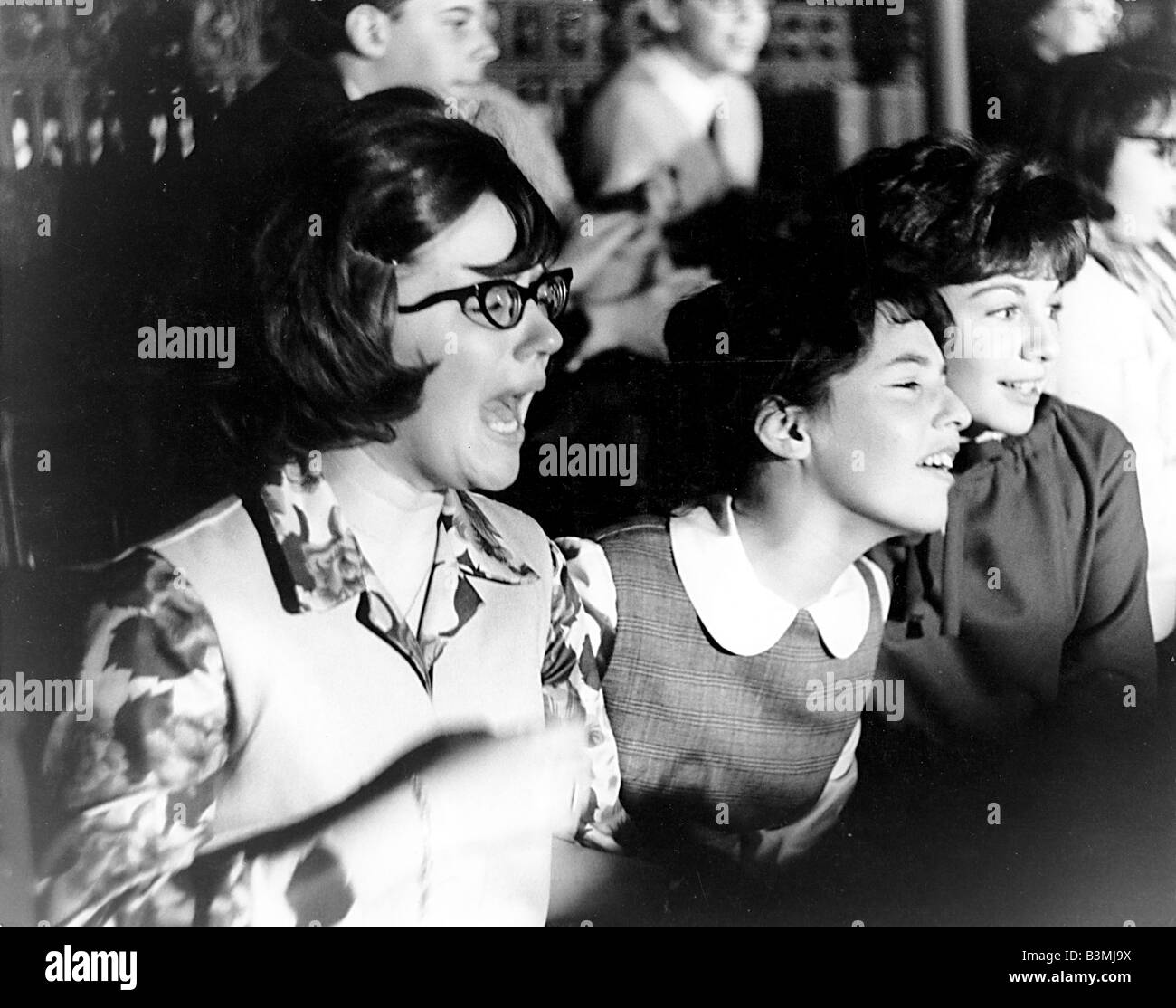 Fans des Beatles américains lors d'un concert de 1964 à New York Banque D'Images