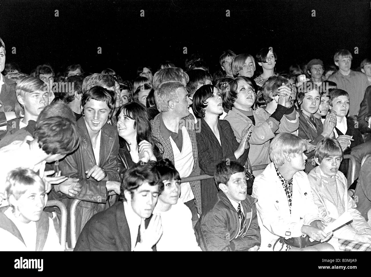 Les fans de musique pop anglaise en 1964 Banque D'Images