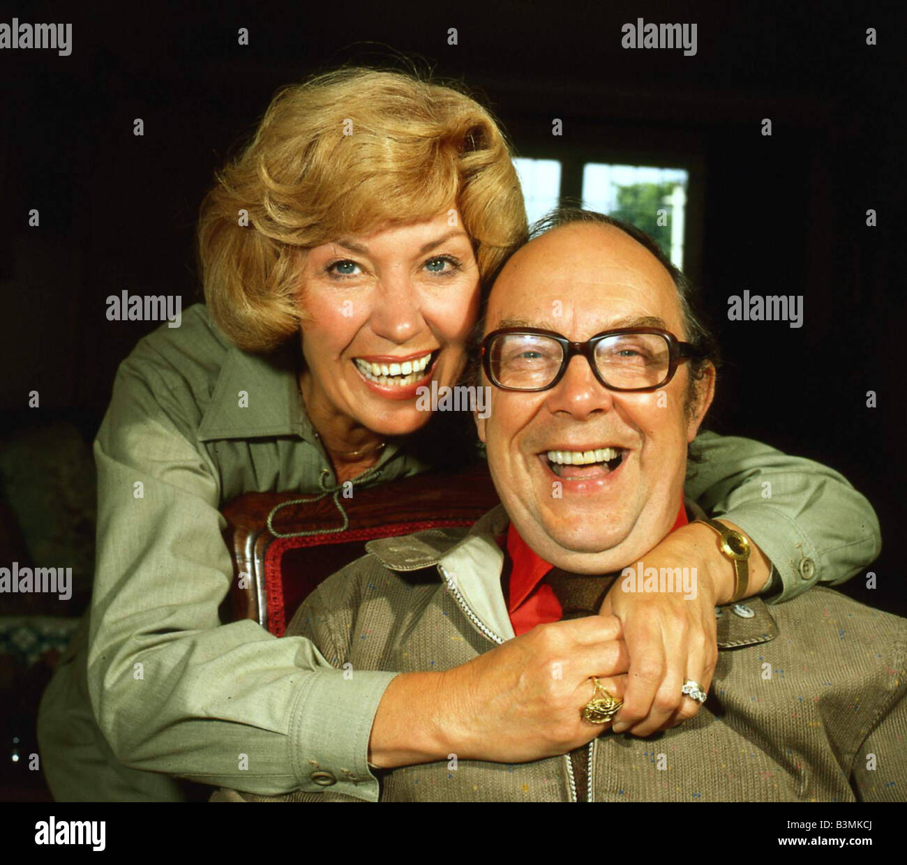 Avec Eric Morecambe épouse Joan Morecambe 1980 mirrorpix s Banque D'Images