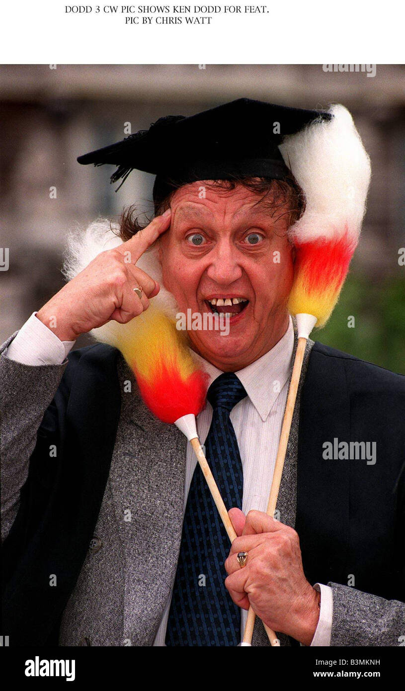 Ken Dodd comédien conseil mortier hat Août 1997 mirrorpix Banque D'Images