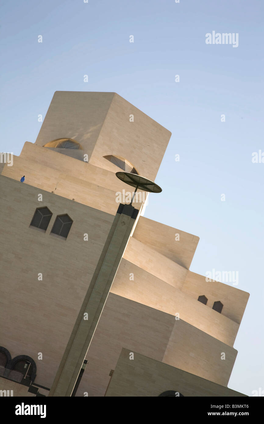 Nouveau Musée d'Art islamique de Doha Qatar Doha Bay Skyline du Golfe arabe au Moyen-Orient Banque D'Images