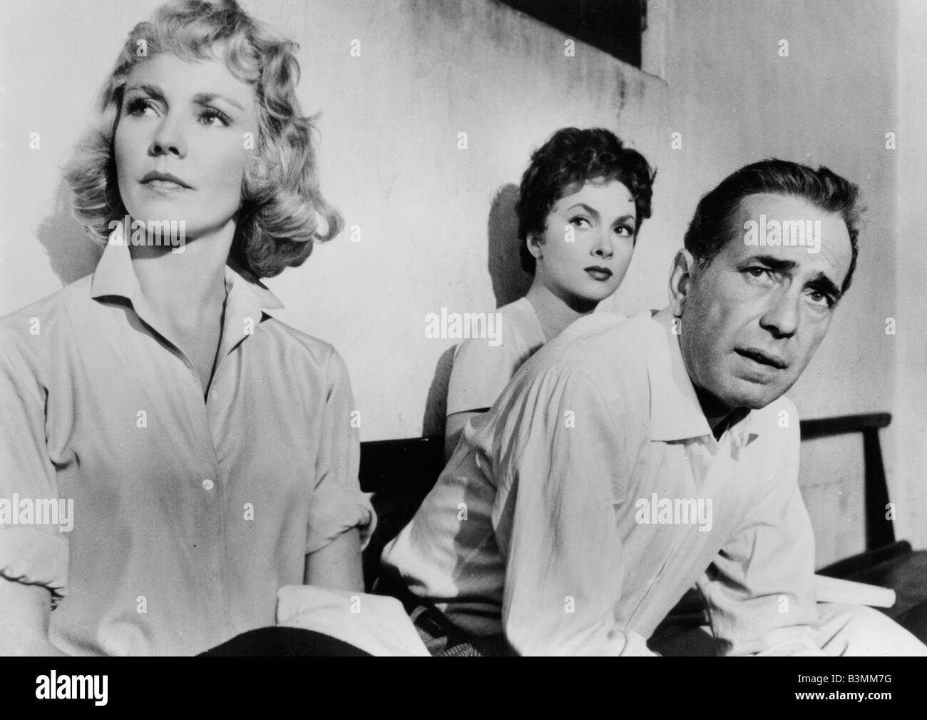 BEAT THE DEVIL 1953 Romulus film avec de gauche Jennifer Jones, Gina Lollobrigida et Humphrey Bogart Banque D'Images