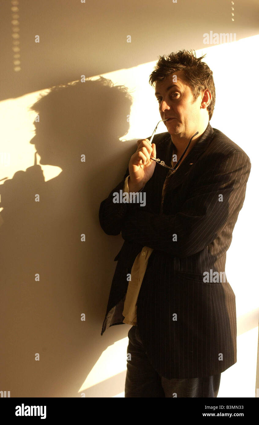 Joe Pasquale comédien Février 2005 Photo de nous aimons Telly bureaux à Canary Wharf mirrorpix Banque D'Images