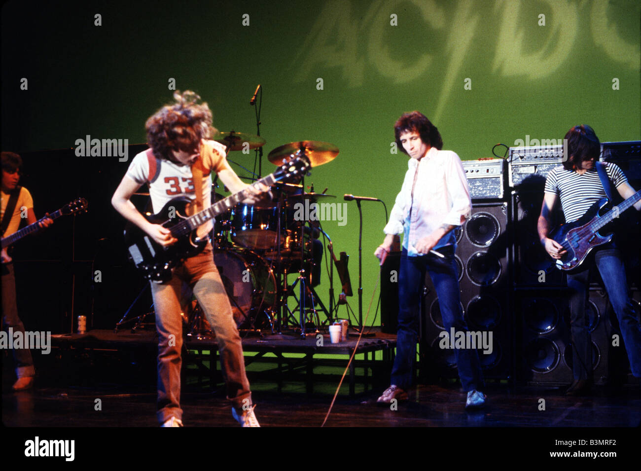 Ac dc rock group bon scott Banque de photographies et d’images à haute ...