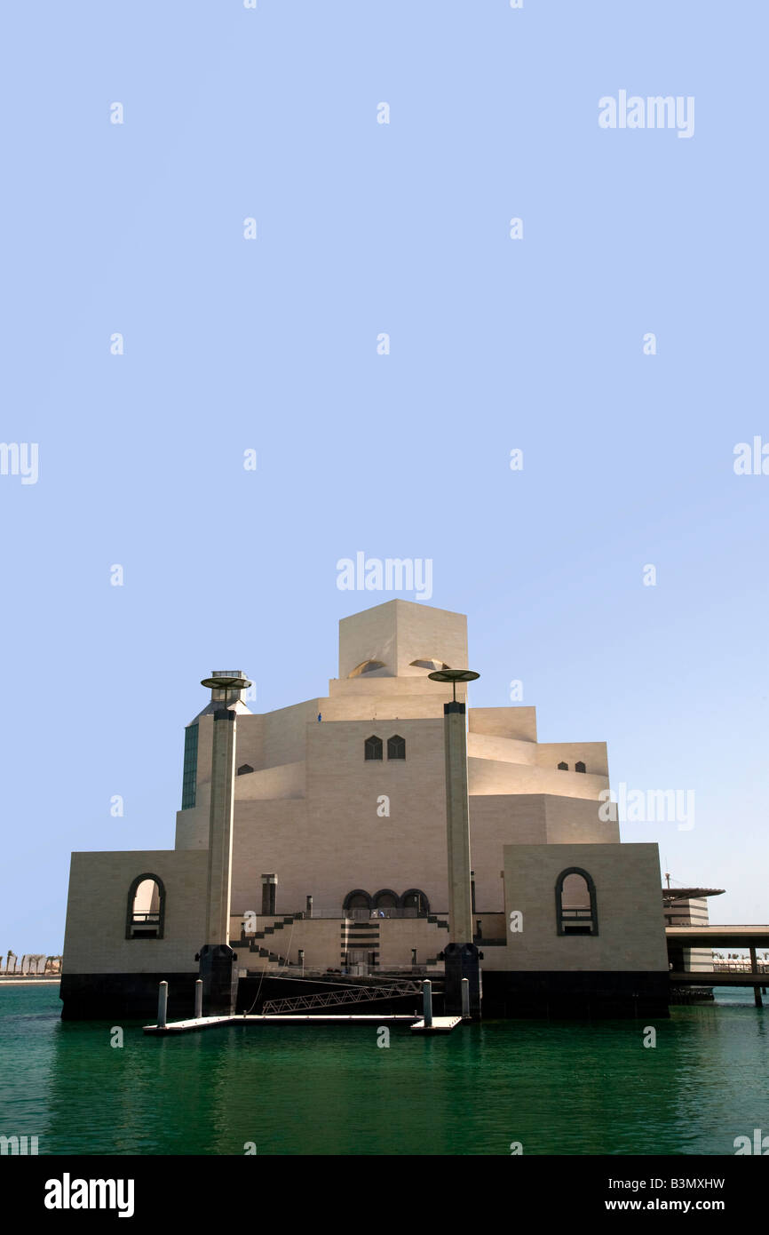 Nouveau Musée d'Art islamique de Doha Qatar Doha Bay Moyen-orient Golfe Arabo-Persique Corniche Skyline Skyline Banque D'Images