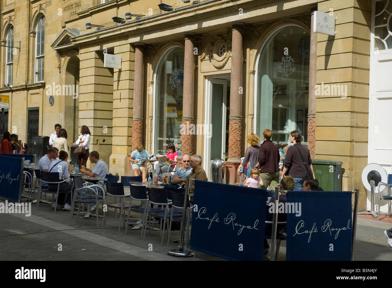 Café en plein air, à Newcastle upon Tyne et Wear, Angleterre. Banque D'Images