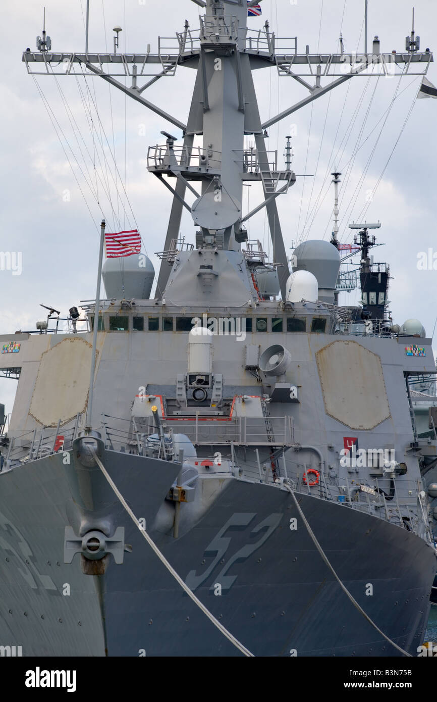 USS Barry DDG 52 une classe Arleigh Burke destroyer lance-missiles amarré à Portsmouth UK Banque D'Images