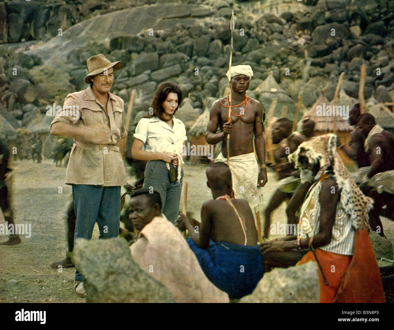 Les racines du ciel 1958 TCF film avec Errol Flynn et Juliette Greco Photo Stock Alamy