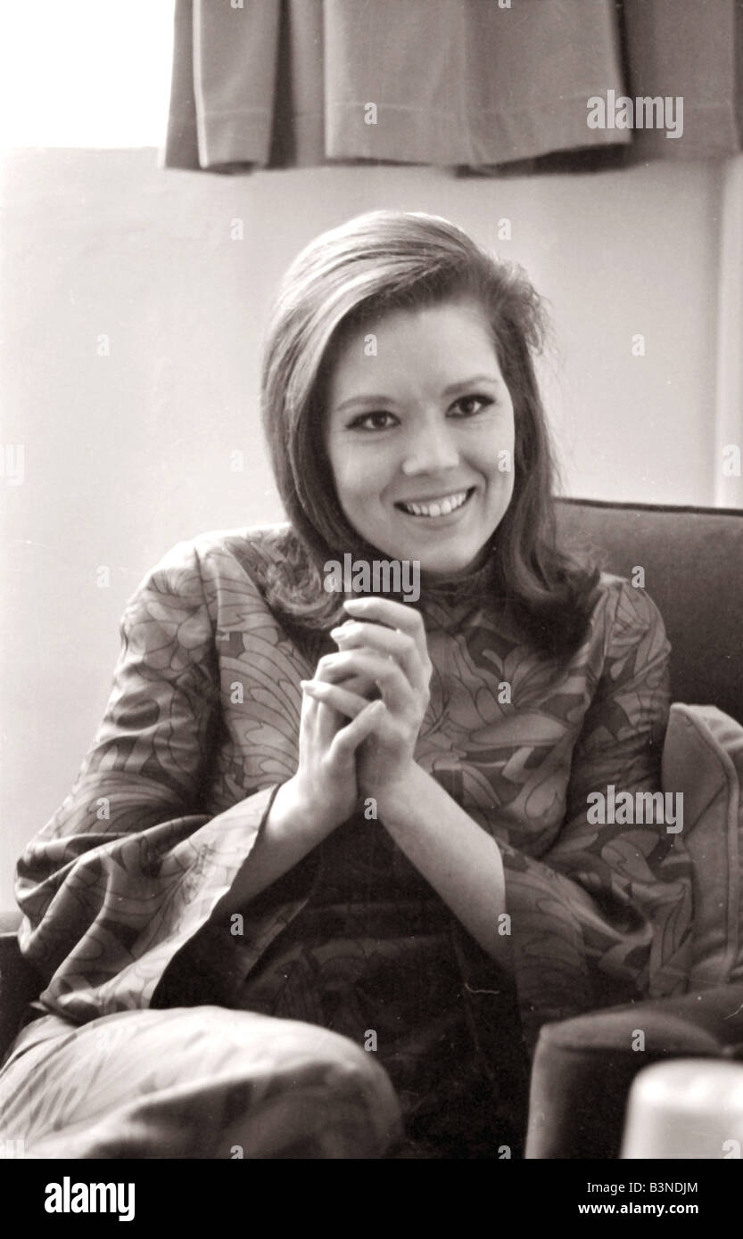 L'actrice Diana Rigg dans soir Pantalon Mars 1967 Banque D'Images