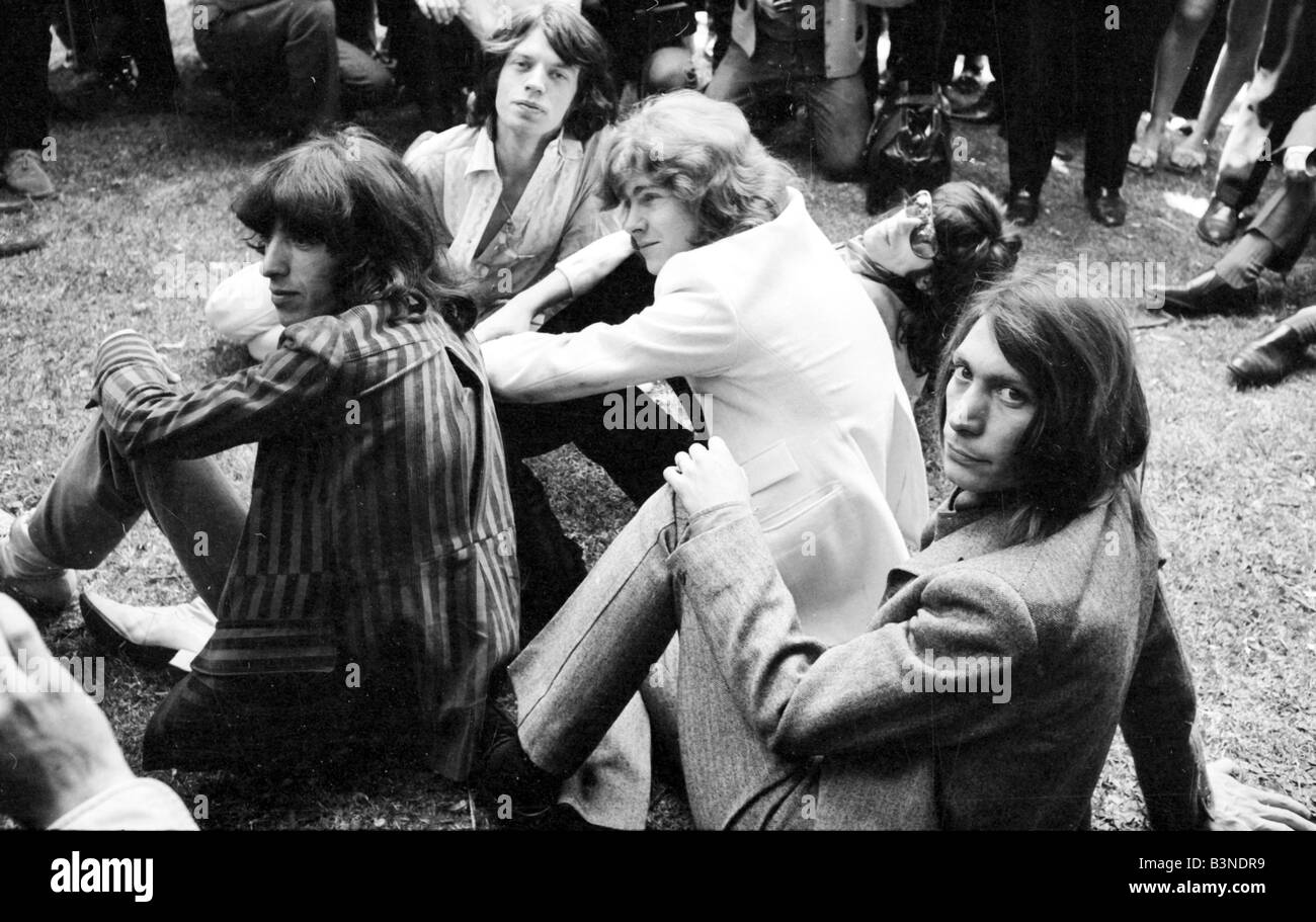 Les Rolling Stones groupe pop 1969 Mick Jagger et Keith Richards dans Hyde Park Banque D'Images