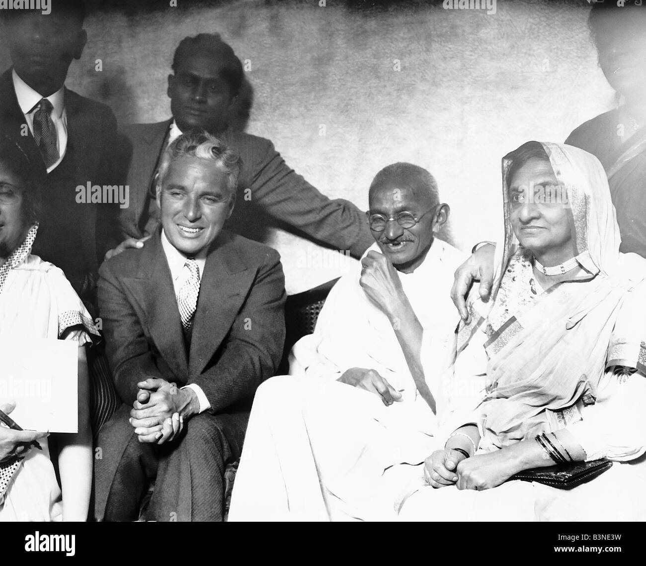 Mahatma Gandhi avec Charlie Chaplin qui ont visité l'Inde en 1931 Photo prise à Londres lorsque Gandhi visité Chaplin Banque D'Images