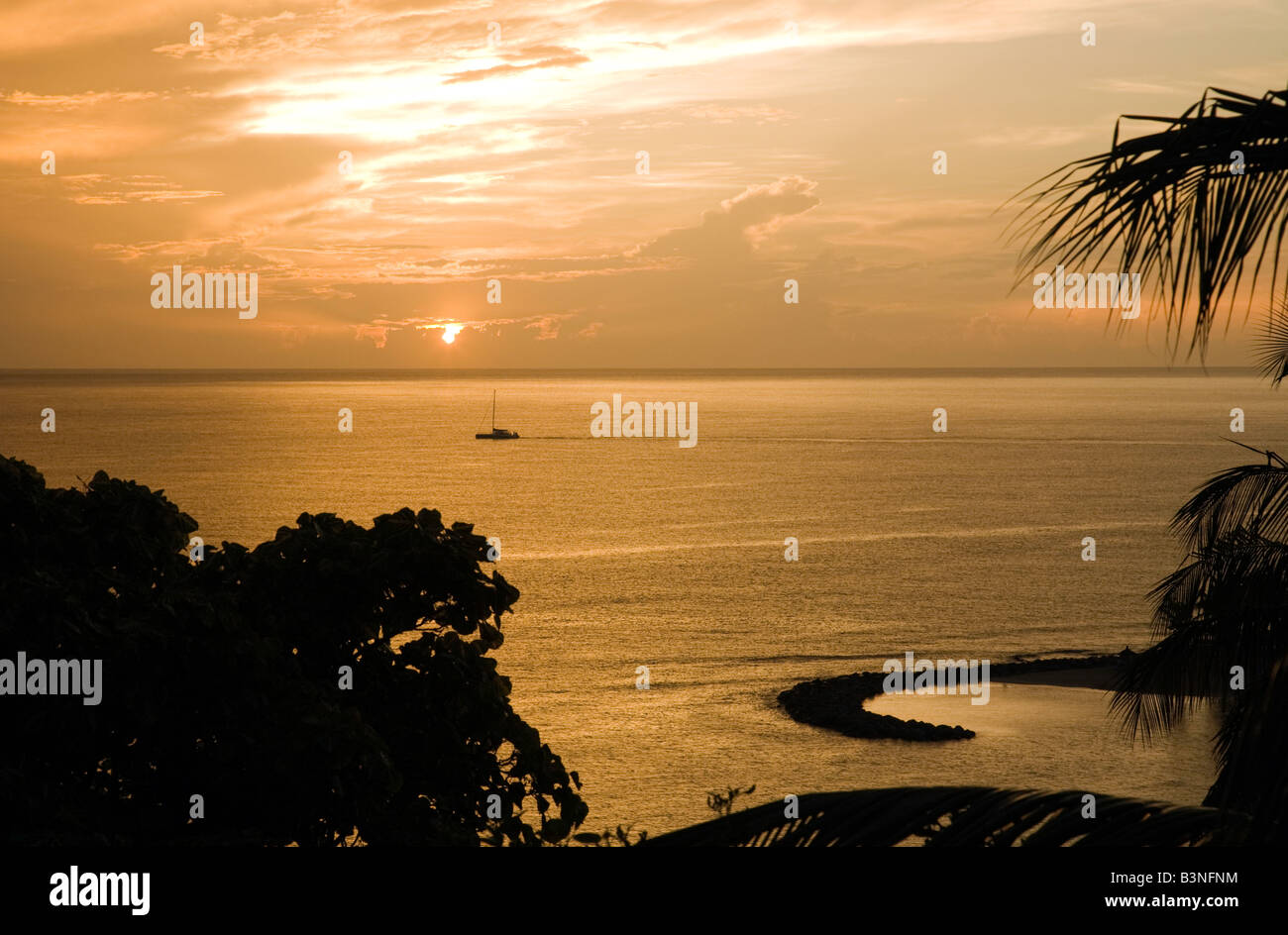 Coucher du soleil, le Windjammer Bay, St Lucia, "West Indies" Banque D'Images