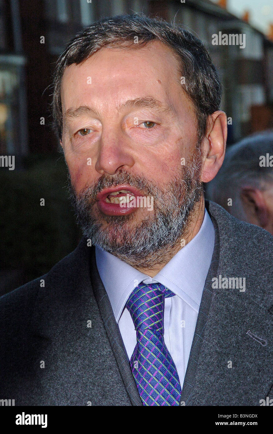 David Blunkett Secrétaire accueil Décembre 2004 quitte sa maison de Sheffield Banque D'Images