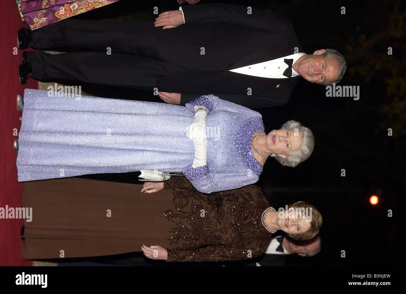 Le président Bush visite à Londres, novembre 2003 Bush et sa femme Laura, rencontrez la Reine à Wingfield House Banque D'Images