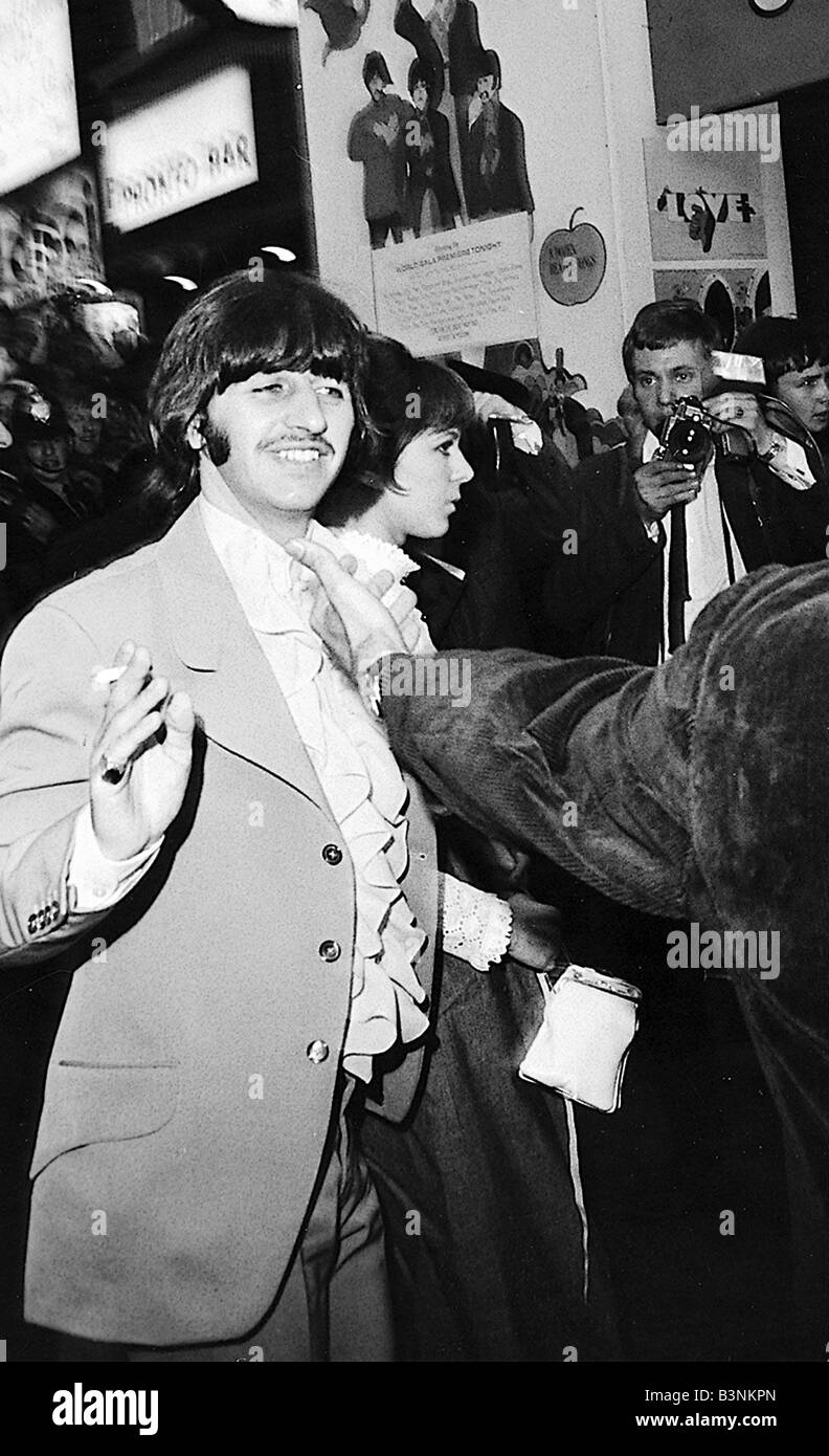 Fichiers 1968 Beatles Ringo Starr chez Bowater House Cinema pour la première de film sous-marin jaune Juillet 1968 Banque D'Images