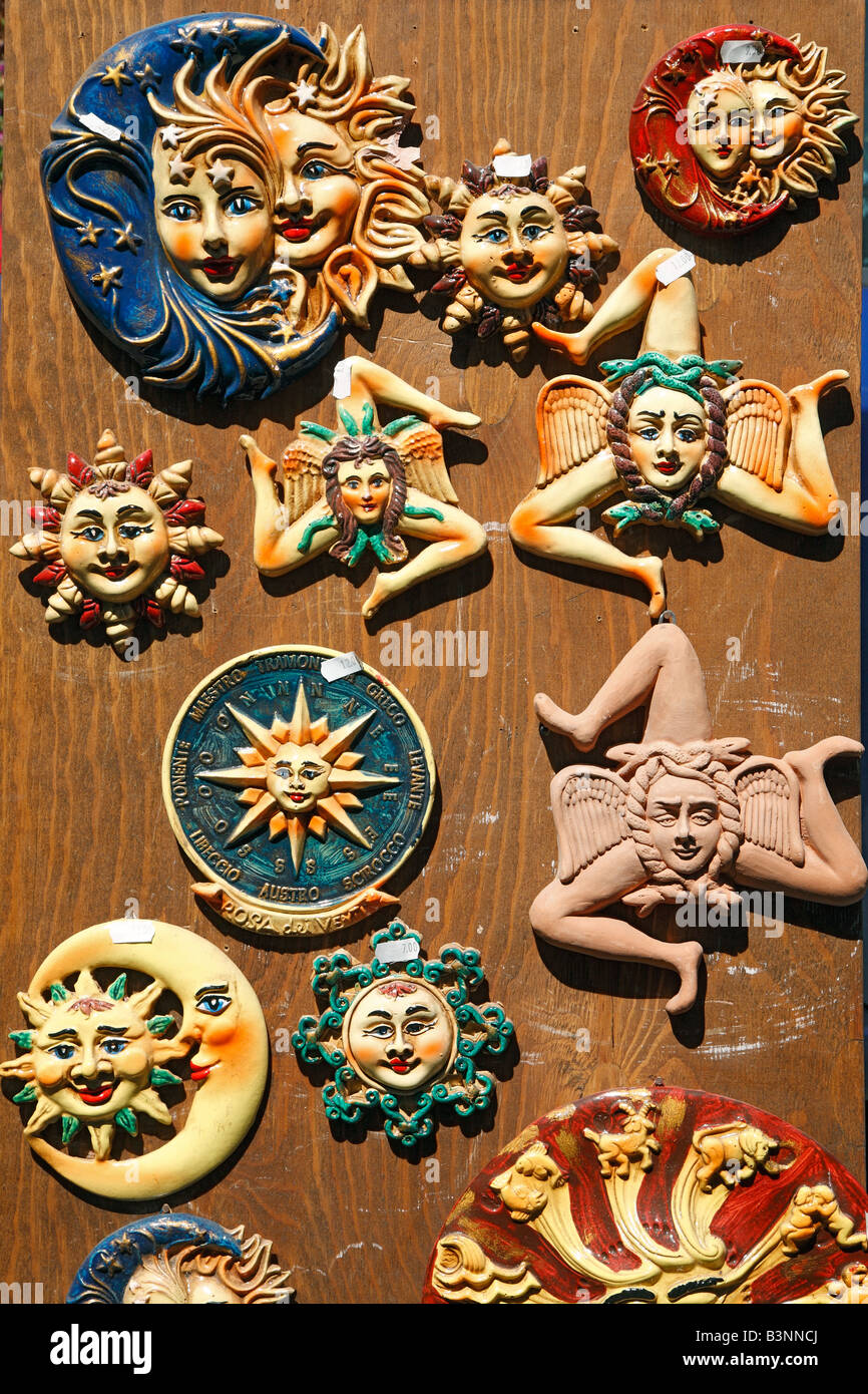 L'Italie, la Sicile, île, symbole de l'île de Sicile, trépied, Trinakria, trois jambes pliées L'Italie, la Sicile, île, symbole de l'île de Sicile, trépied, Trinakria, trois jambes pliées