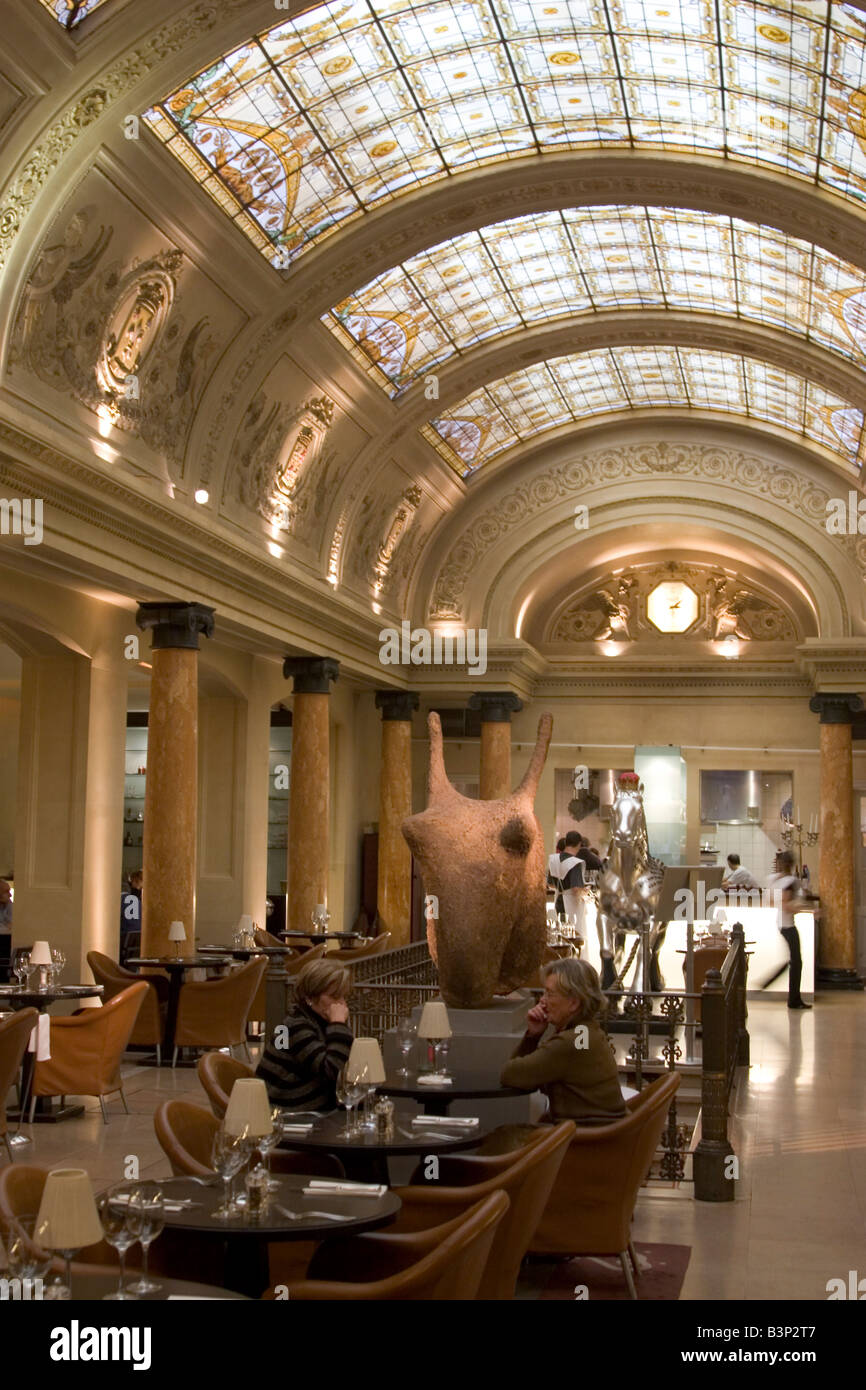 Restaurant contemporain à la mode 'Belga Queen', 32 rue de la Fosse aux Loups, Bruxelles Belgique Banque D'Images