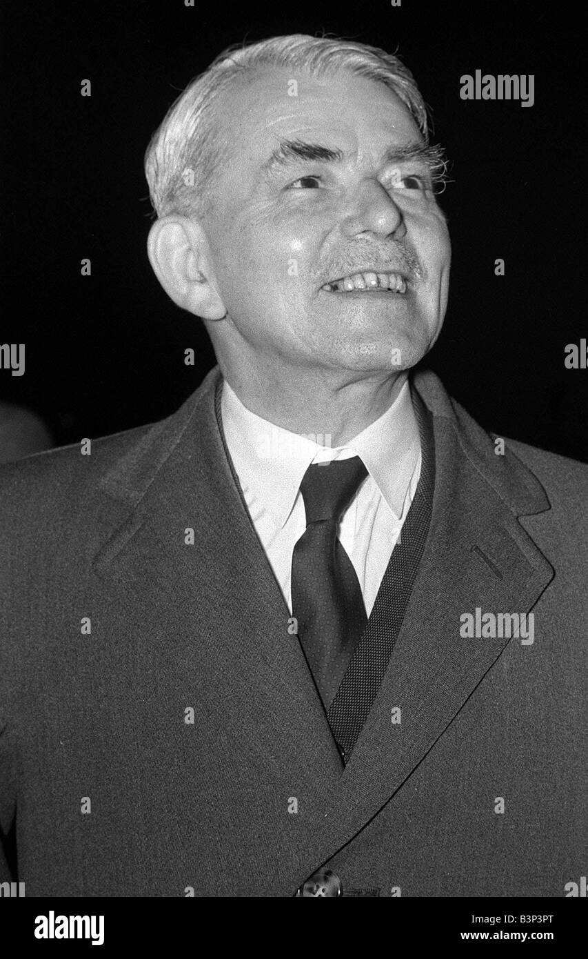 En ce jour 15 Mai 1941 le premier test d'un avion britannique à l'aide de jet propulsion a été faite conçu par Frank Whittle en photo est le Commodore de l'Air Sir Frank Whittle inventeur novembre 1959 qui a inventé le moteur à réaction à sa puissance Jet Company pendant la WW2 Banque D'Images