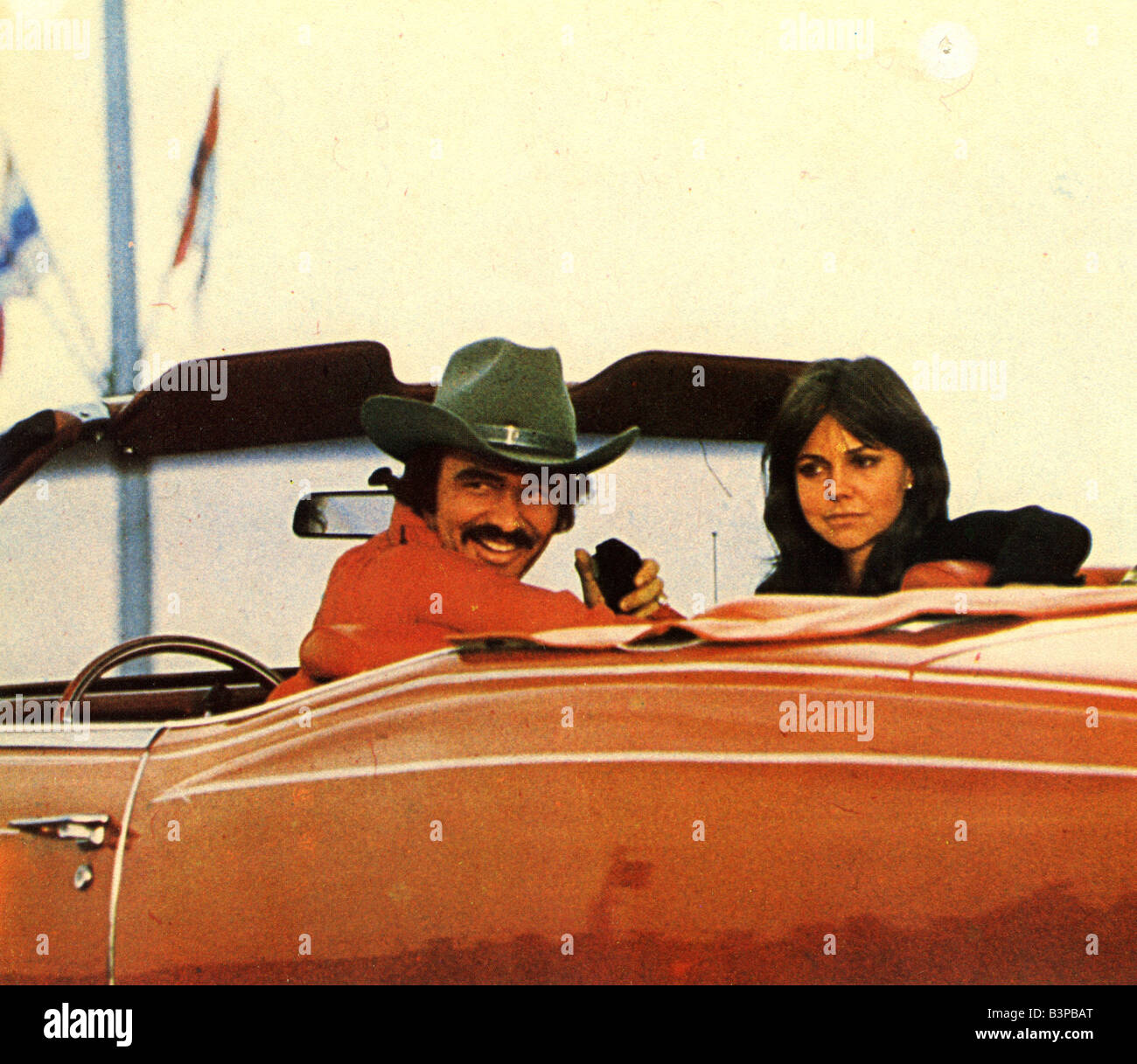 SMOKEY ET LE BANDIT 1977 Universal film avec Burt Reynolds et Sally Field Banque D'Images