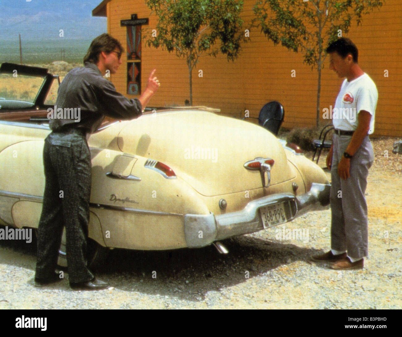 RAIN MAN 1988 UIP/United Artists film avec Tom Cruise à gauche et Dustin Hoffman Banque D'Images
