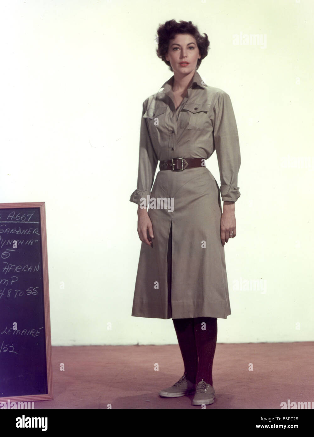 Neiges DU KILIMANDJARO 1952 TCF Ava Gardner film vu ici dans un essai de costume Banque D'Images