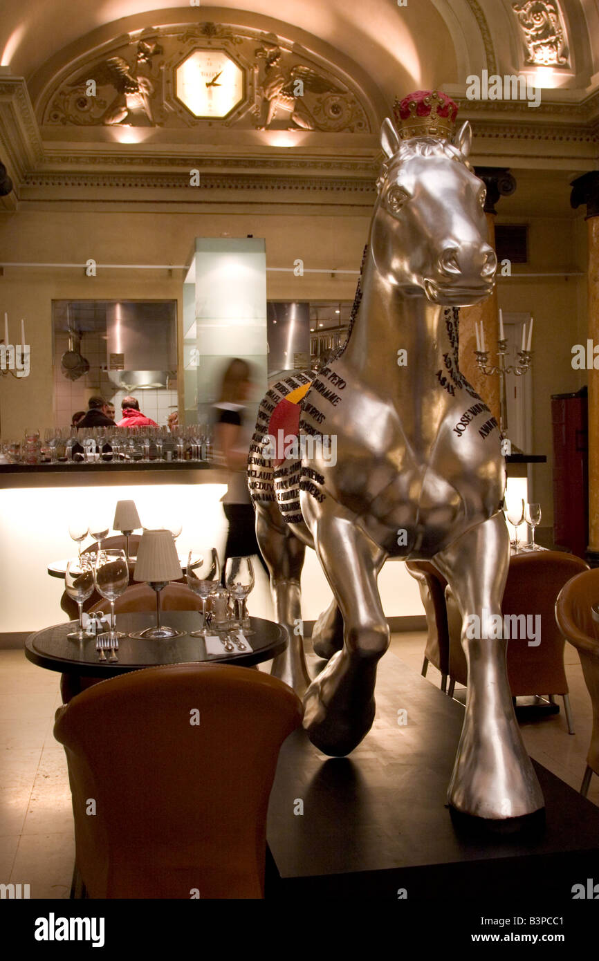 Restaurant contemporain à la mode 'Belga Queen', 32 rue de la Fosse aux Loups, Bruxelles Belgique Banque D'Images