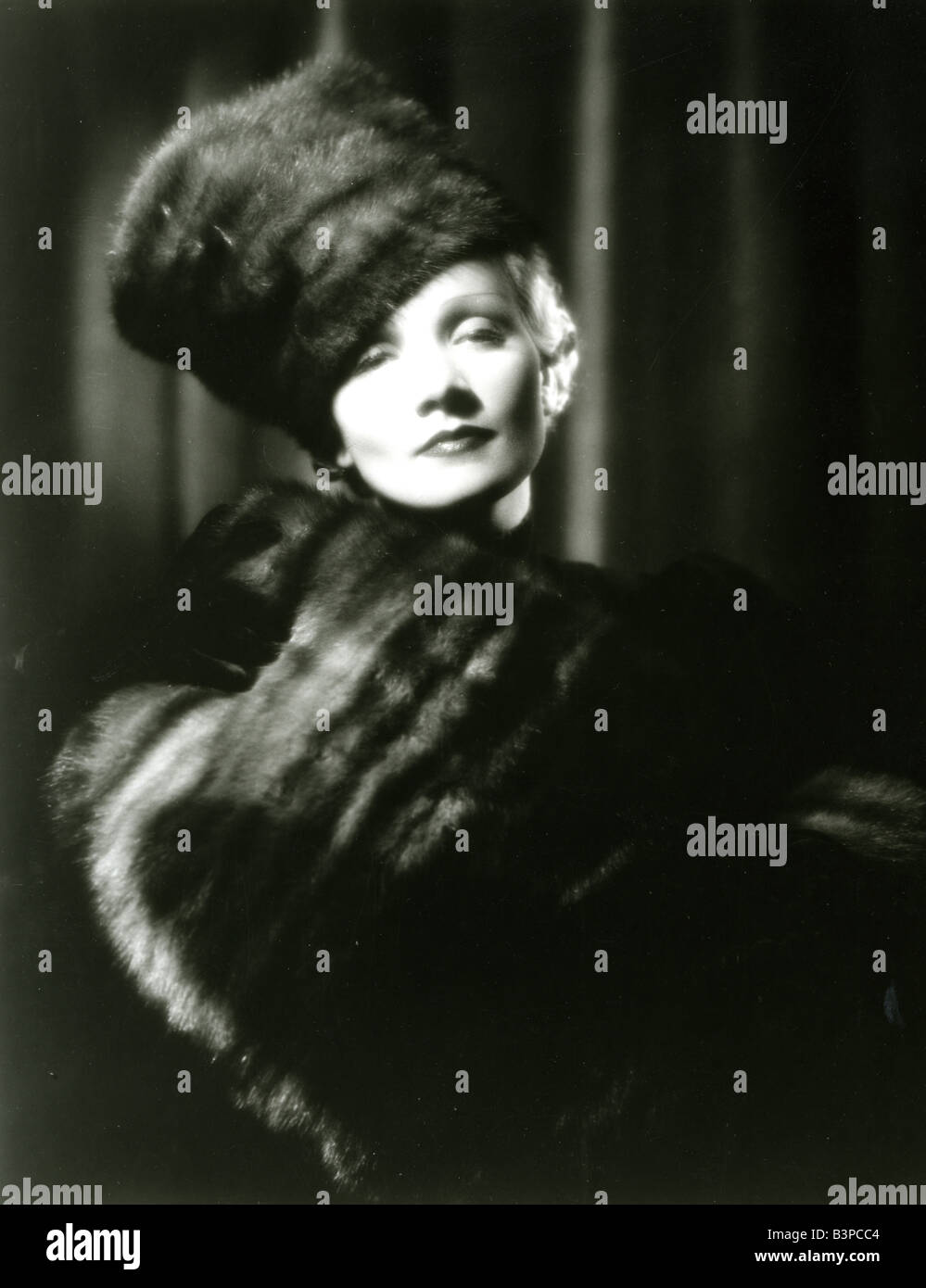 L'impératrice écarlate 1934 Paramount film avec Marlene Dietrich comme la Grande Catherine de Russie Banque D'Images