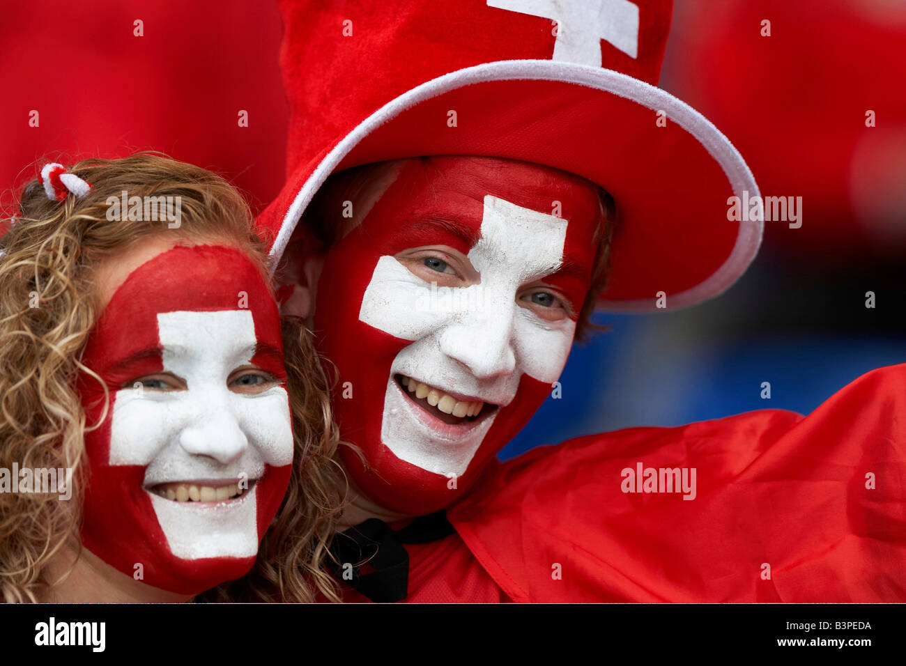 Les fans de football suisse, premier match UEFA EURO 08, la Suisse contre la République tchèque au Parc Saint-Jacques, Bâle, Suisse, Europe Banque D'Images