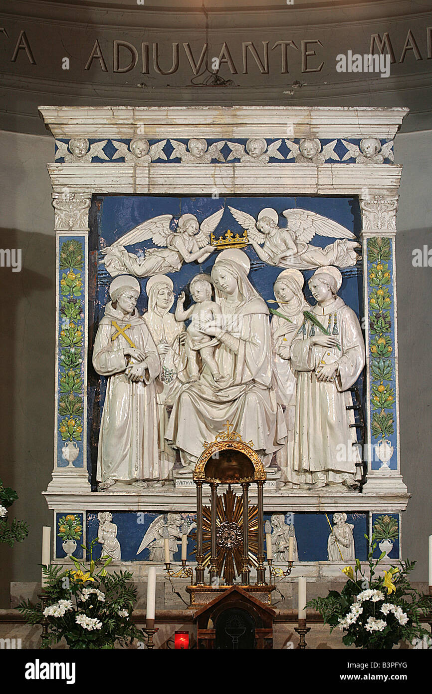 Madonna col bambino e i Santi sculpture, église Sant'Agata, Radicofani, Monte Amiata (côté siennoise) salon, Toscane, Italie Banque D'Images