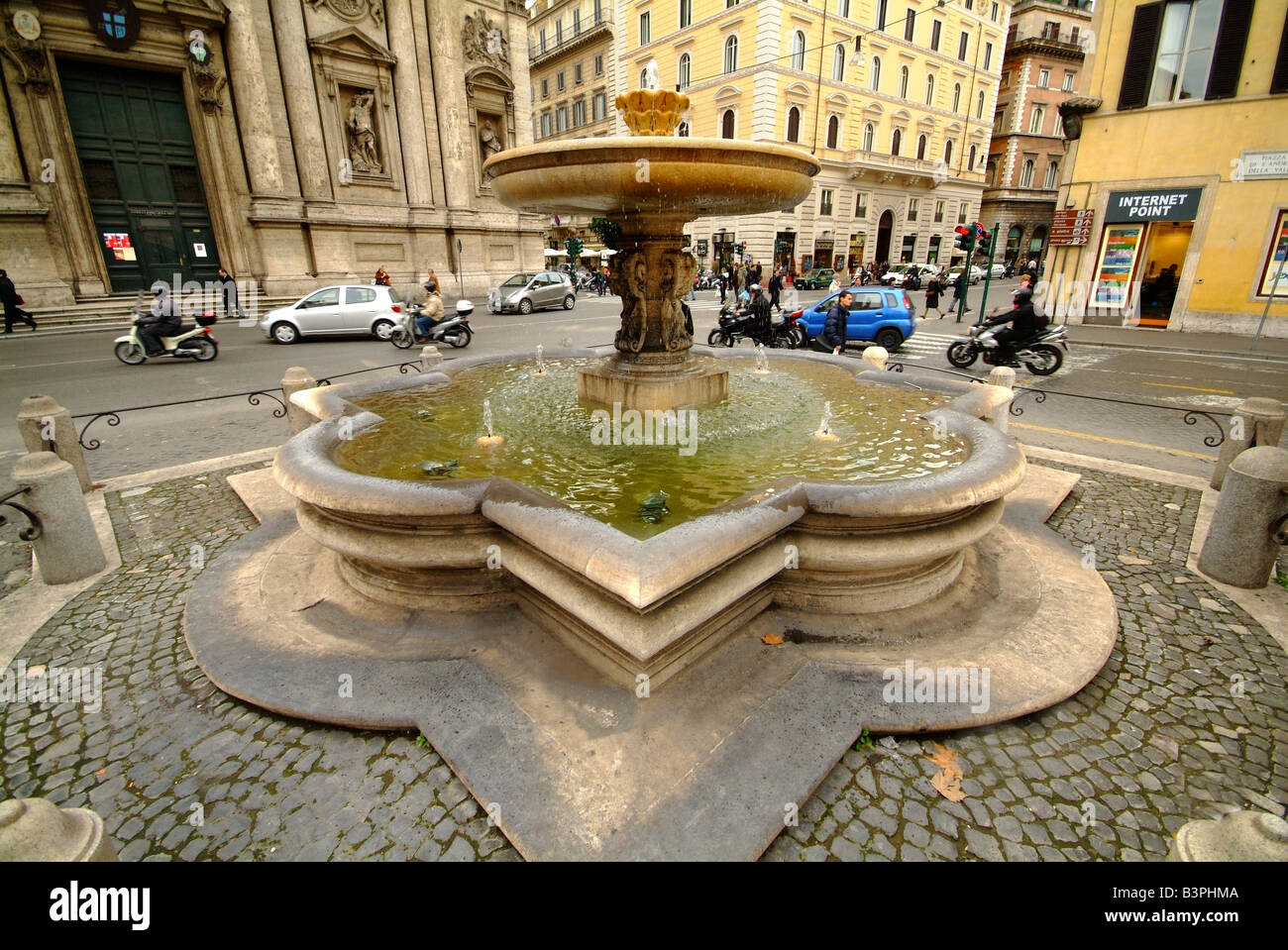 Fontaine, Sant'Andrea della Valle square, Rome, Latium, Italie Banque D'Images