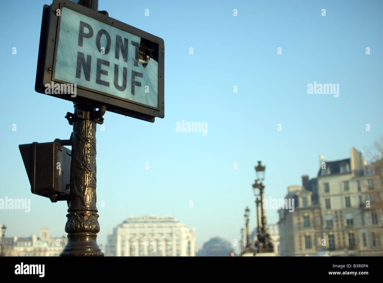 Panneau De Signalisation Bleu Paris Banque d'image et photos - Alamy