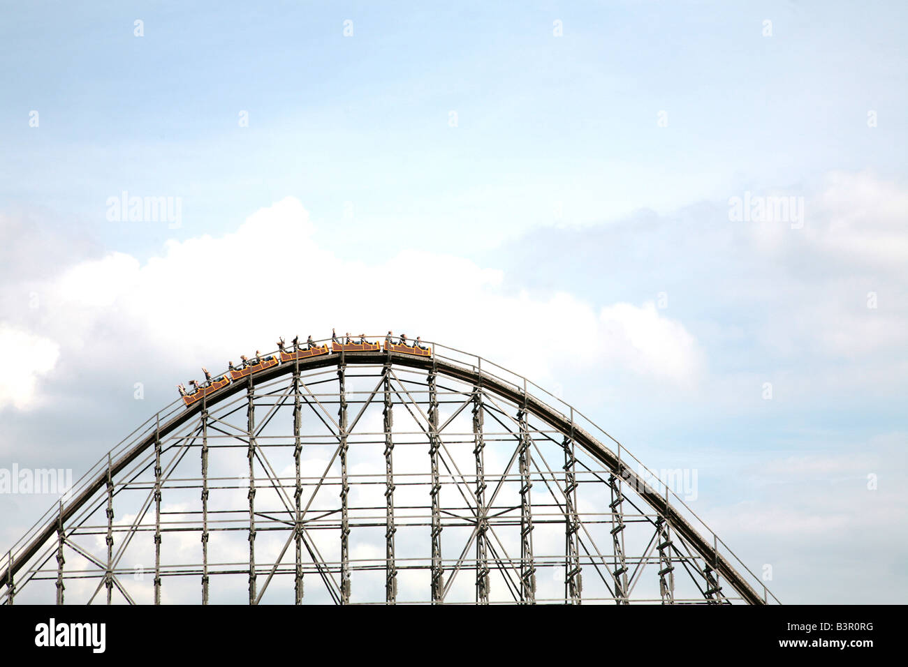 Montagnes russes en bois à Heide Park Soltau Allemagne fait Holz Achterbahn der Welt Heide Park Soltau Banque D'Images