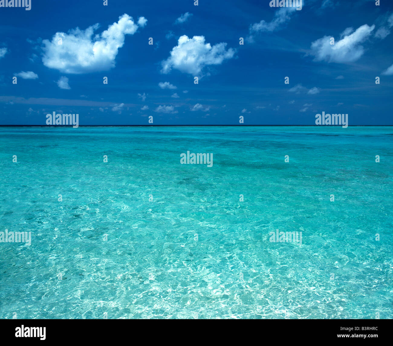 Mer, Ciel et nuages, Maldives Banque D'Images