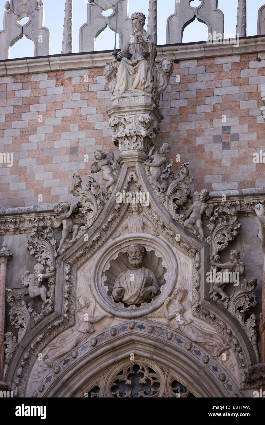 Voir l'envers de l'église St Marc Banque D'Images