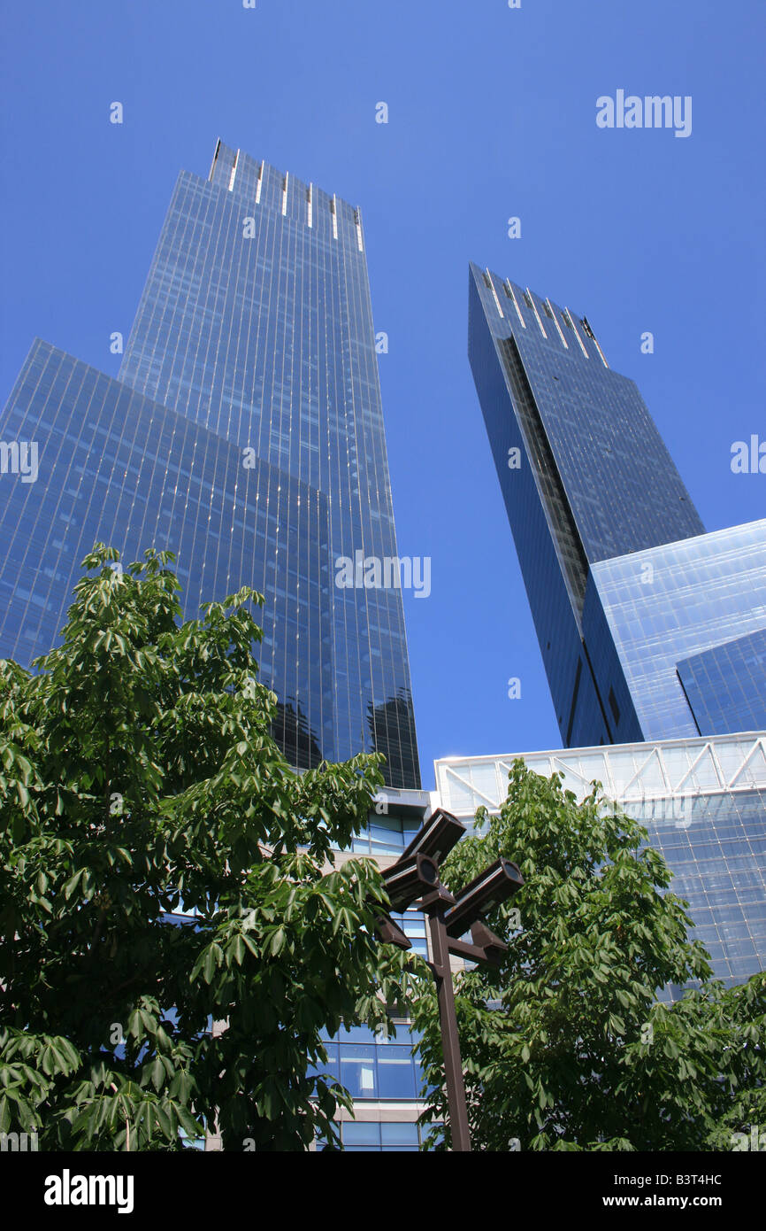 Le Time Warner Center à New York vu de Columbus Circle. Banque D'Images