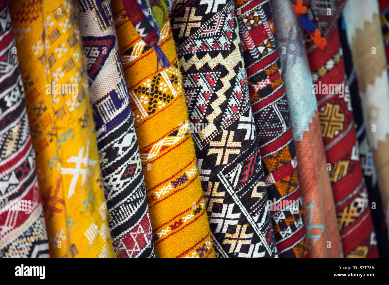 Maroc, Casablanca. Tapis marocain ou 'Tapis' à vendre dans le quartier  Habous ou 'nouvelle médina' Photo Stock - Alamy