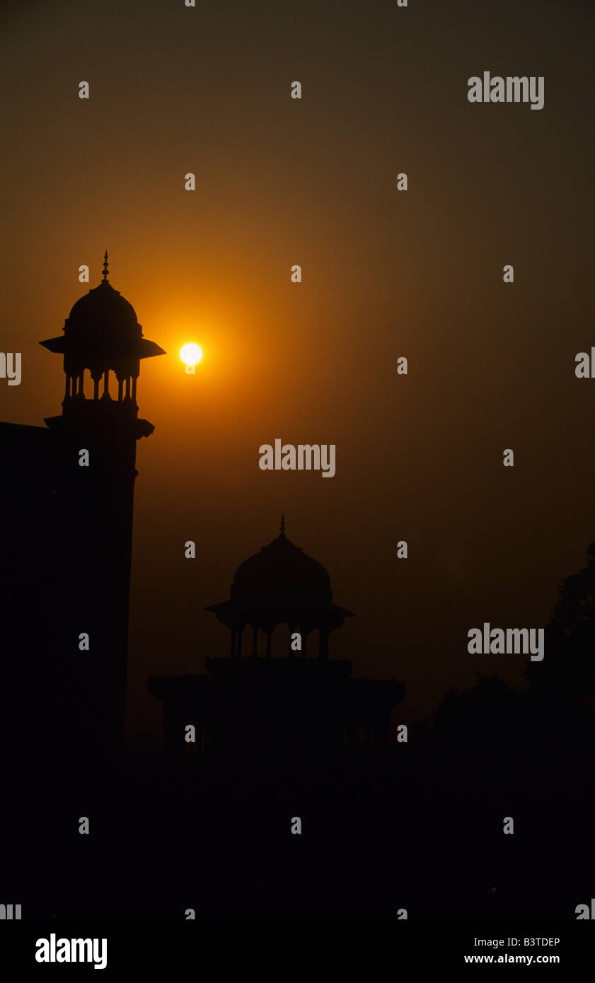 L'Asie, l'Inde, Agra. Fort Rouge au crépuscule. Banque D'Images