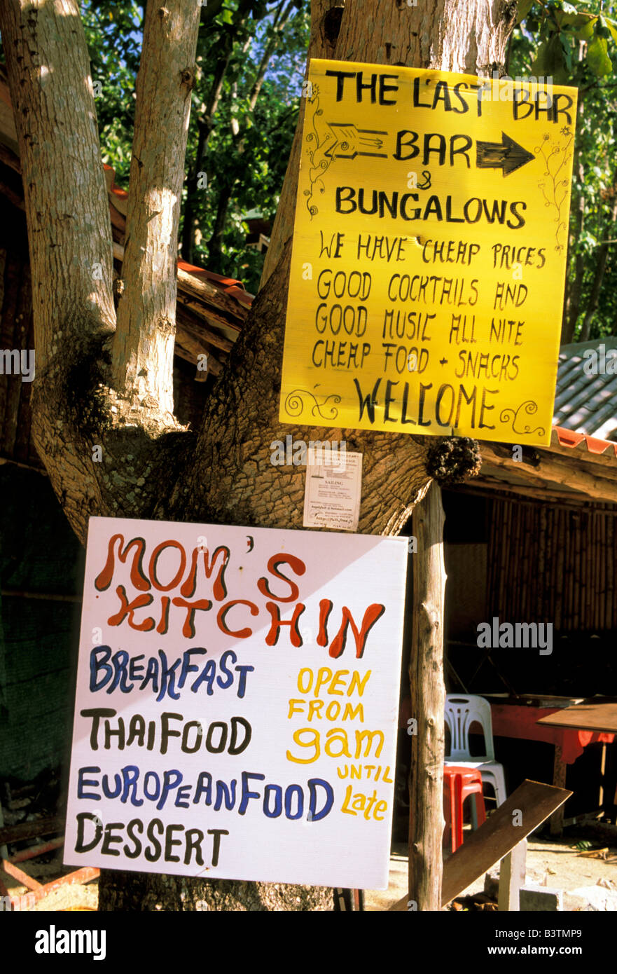 L'Asie, THAÏLANDE, Krabi. East Railay Beach, restaurant sign. Banque D'Images